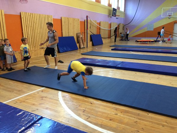 Гимнастика для детей в клубе «Тигрёнок», Минск